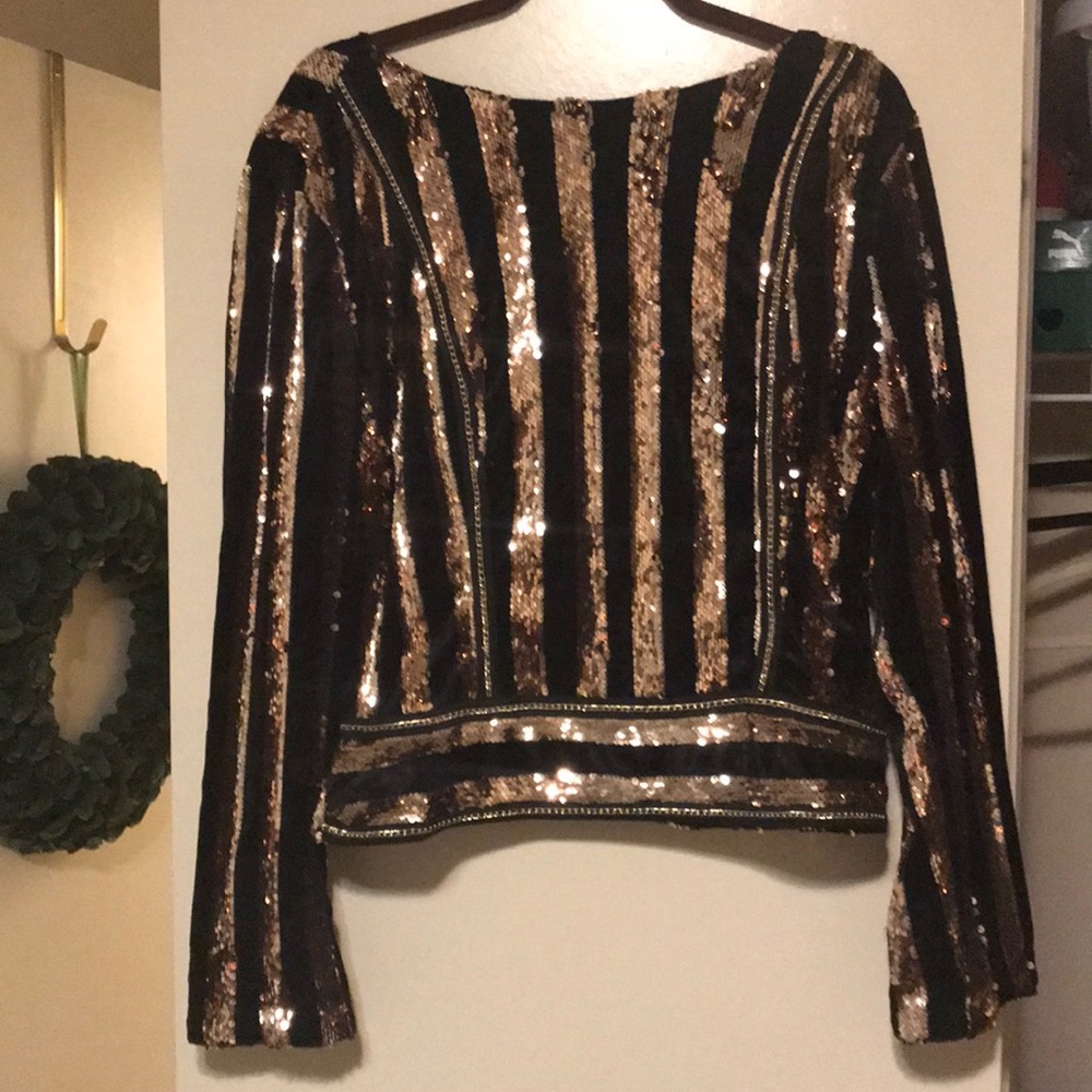 Crop sequins top.